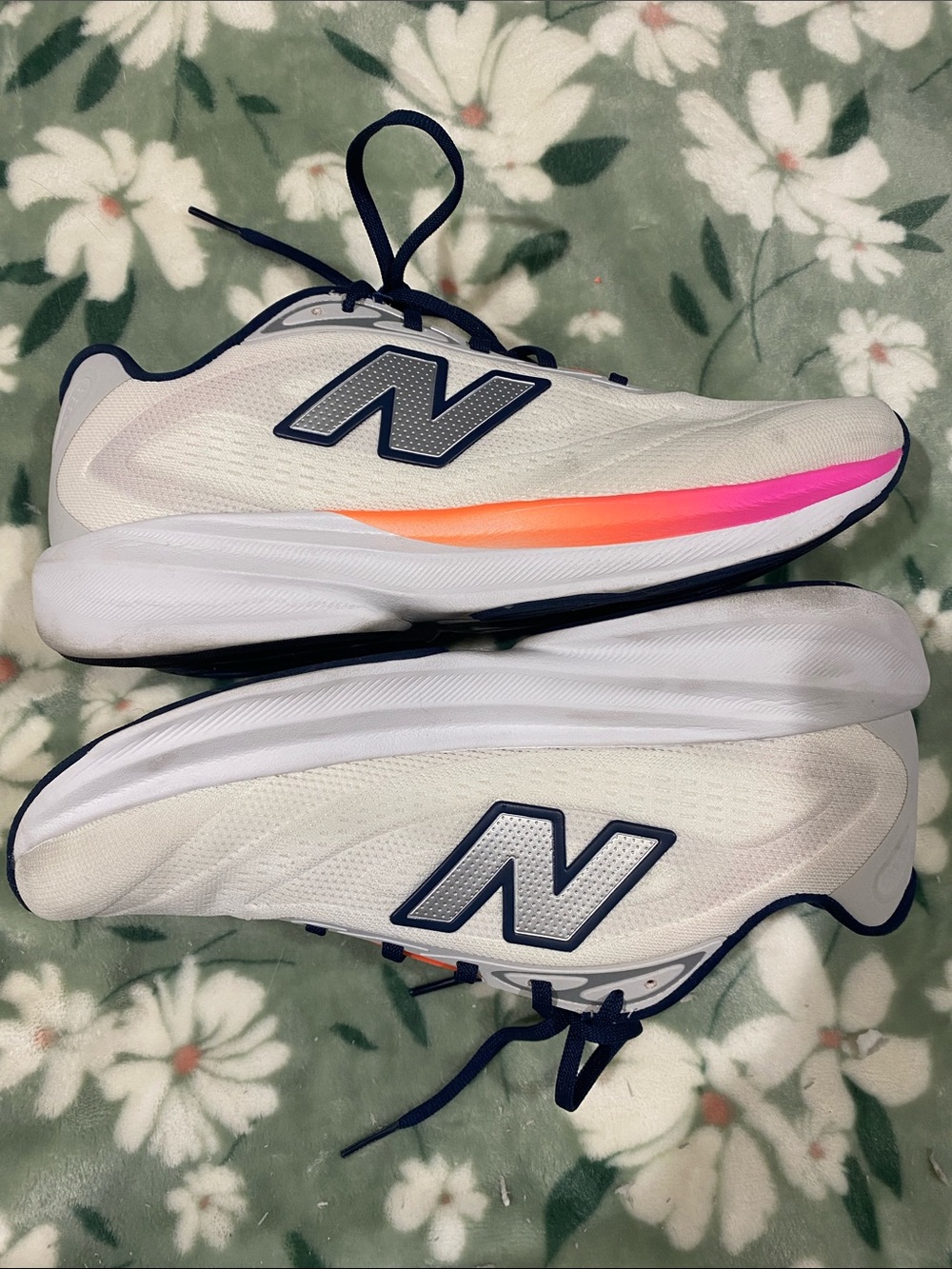 New Balance Women's 680 Fresh Foam White Navy Running Sneakers 8.5 - Picture 5 of 10